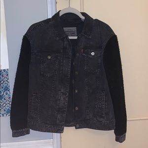 Black Levi’s jean jacket